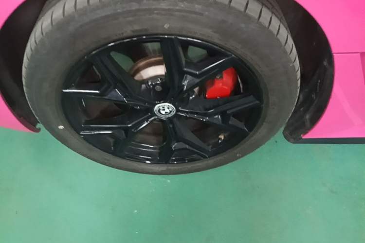 Used BMW i3 2022 eDrive 35 L Left Front Wheel Hub