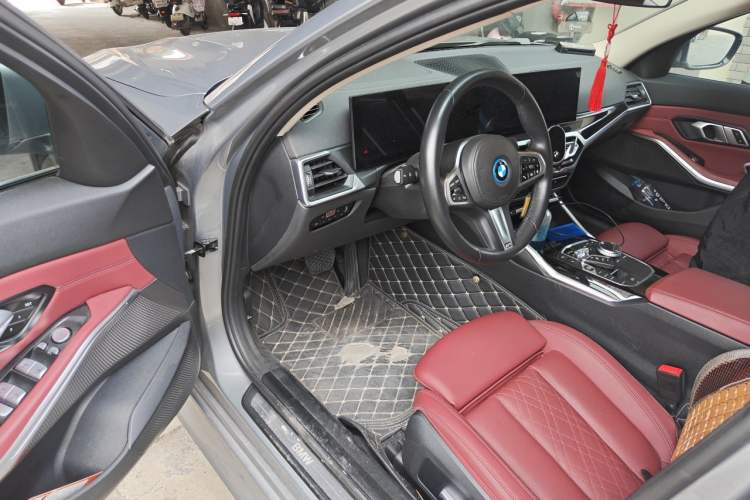 Used BMW i3 2022 eDrive 35 L Driver Seat