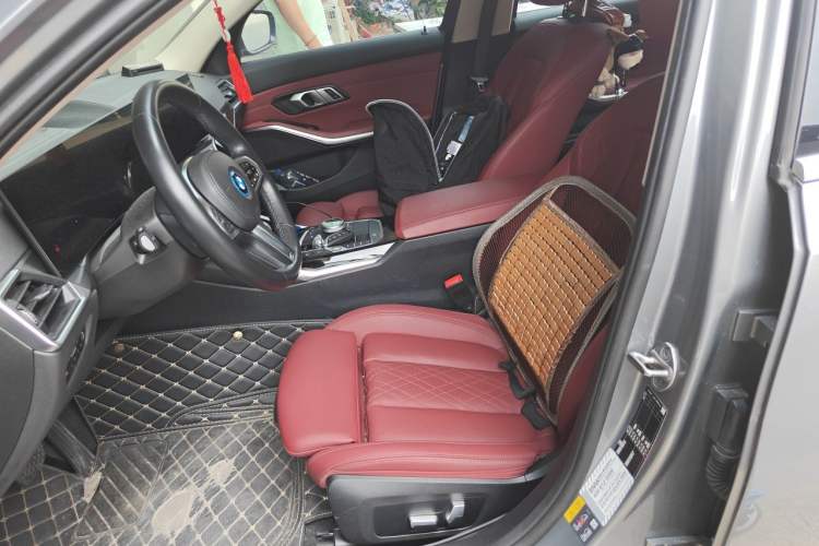 Used BMW i3 2022 eDrive 35 L Left Front Seat
