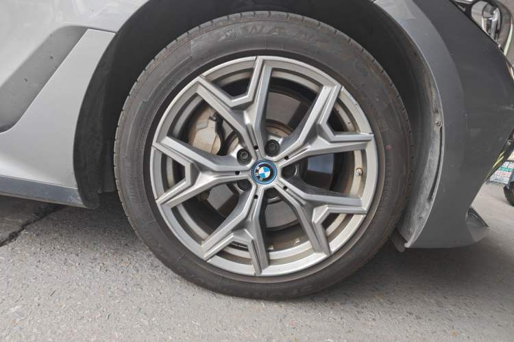 Used BMW i3 2022 eDrive 35 L Right Front Wheel Hub