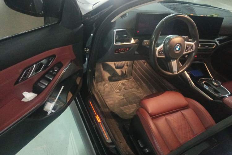 Used BMW i3 2022 eDrive 35 L Driver Seat