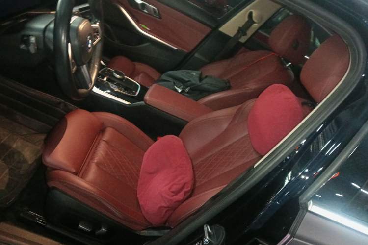 Used BMW i3 2022 eDrive 35 L Left Front Seat