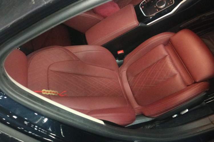 Used BMW i3 2022 eDrive 35 L Right Front Seat