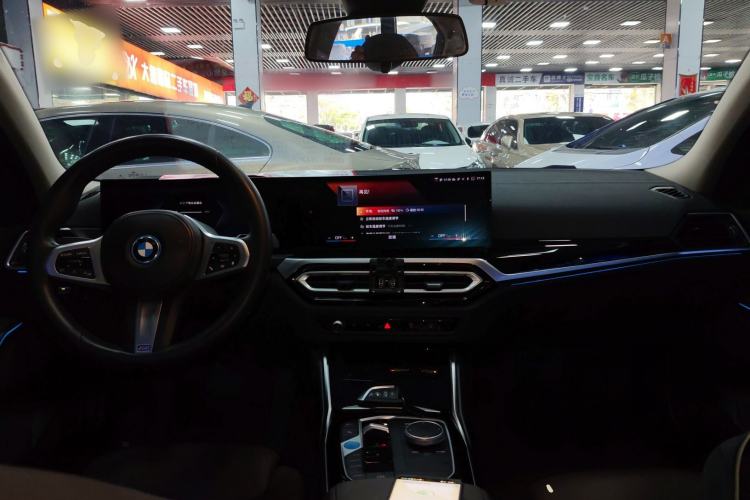 Used BMW i3 2022 eDrive 35 L Center Console