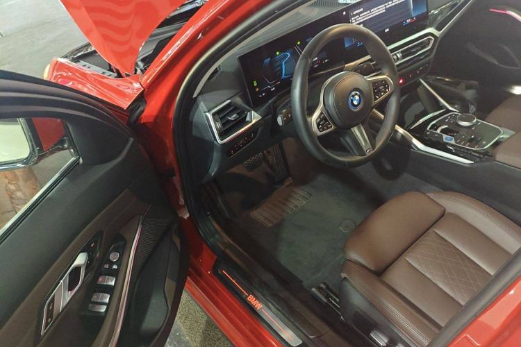 Used BMW i3 2022 eDrive 35 L Driver Seat