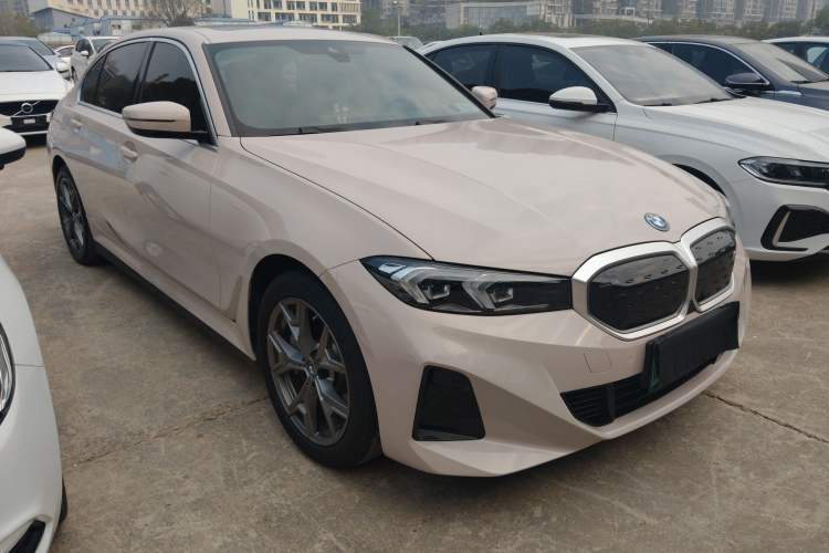 Used BMW i3 2022 eDrive 35 L Front Right 45 Deg