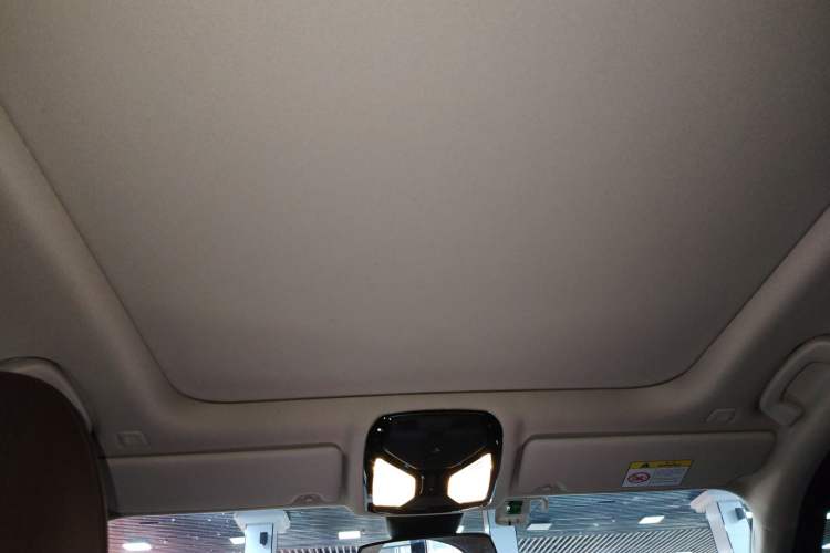 Used BMW i3 2022 eDrive 35 L Headliner