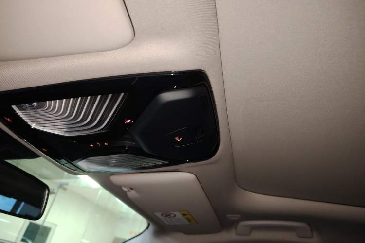 Used BMW i3 2022 eDrive 35 L Headliner