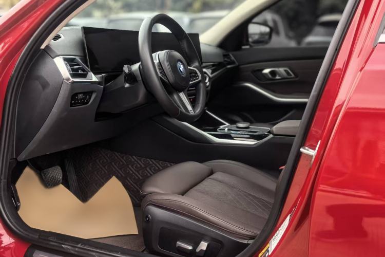 Used BMW i3 2022 eDrive 35 L Interior 2