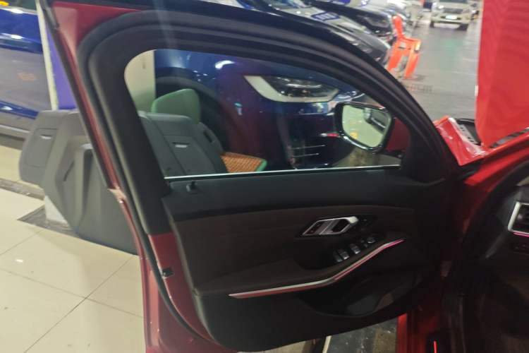 Used BMW i3 2022 eDrive 35 L Left Front Door Interior
