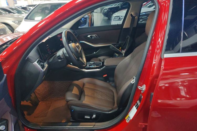 Used BMW i3 2022 eDrive 35 L Left Front Seat