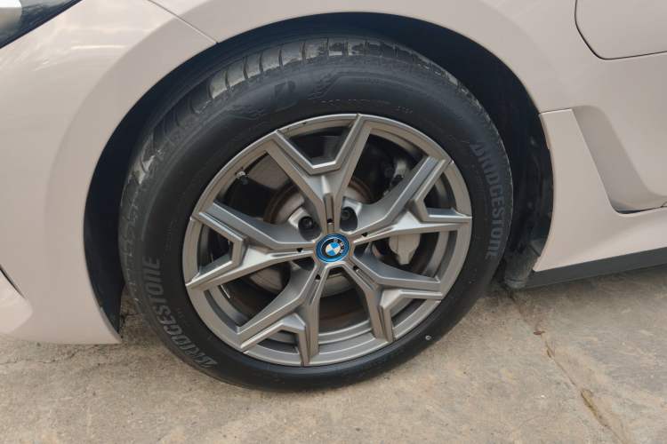 Used BMW i3 2022 eDrive 35 L Left Front Wheel Hub