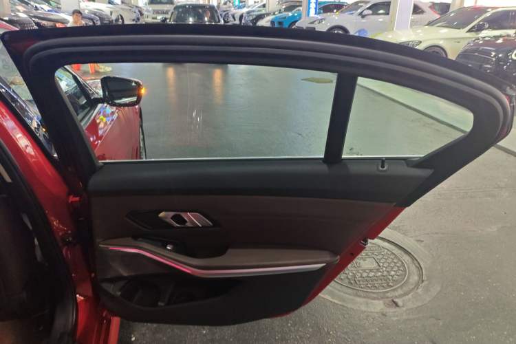 Used BMW i3 2022 eDrive 35 L Right Rear Door Interior