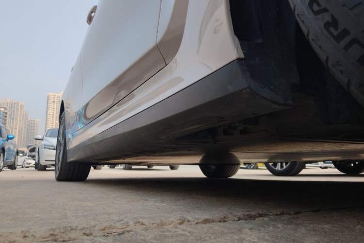 Used BMW i3 2022 eDrive 35 L Right Side Sill