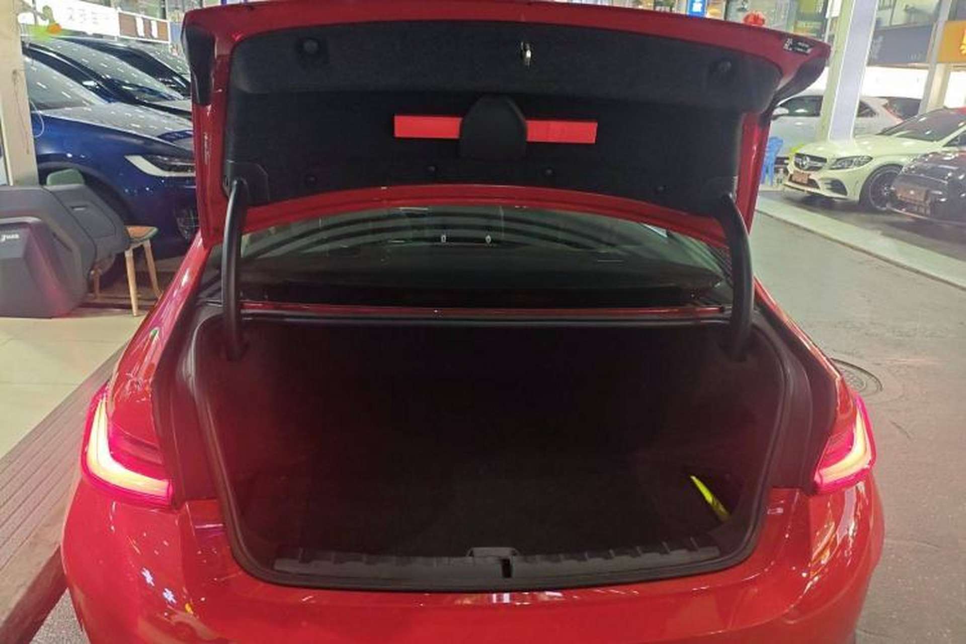 Used BMW i3 2022 eDrive 35 L Trunk
