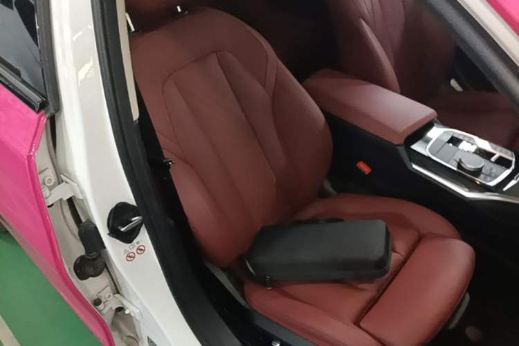 Used BMW i3 2022 eDrive 35 L Right Front Seat