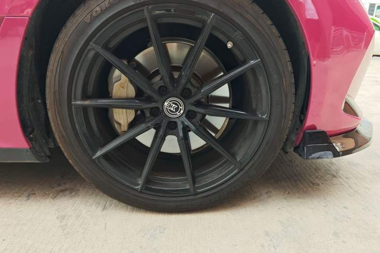 Used BMW i3 2022 eDrive 35 L Right Front Wheel Hub