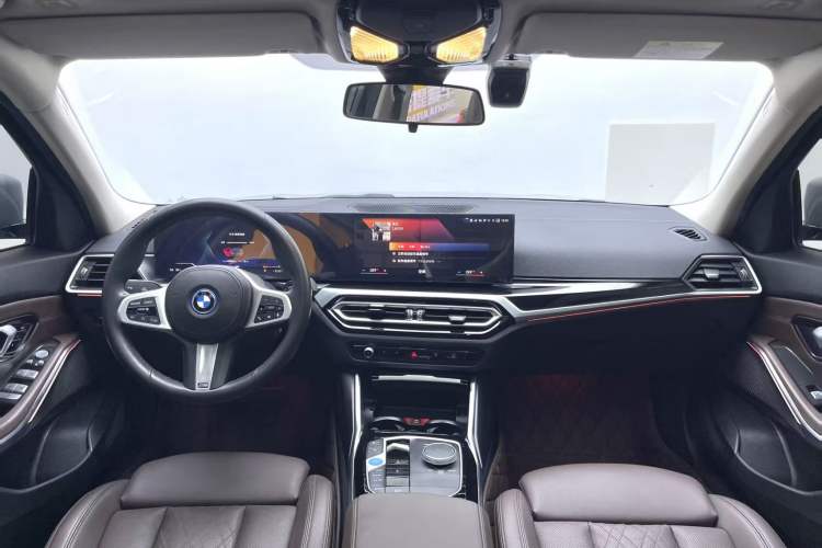 Used BMW i3 2022 eDrive 35 L Center Console