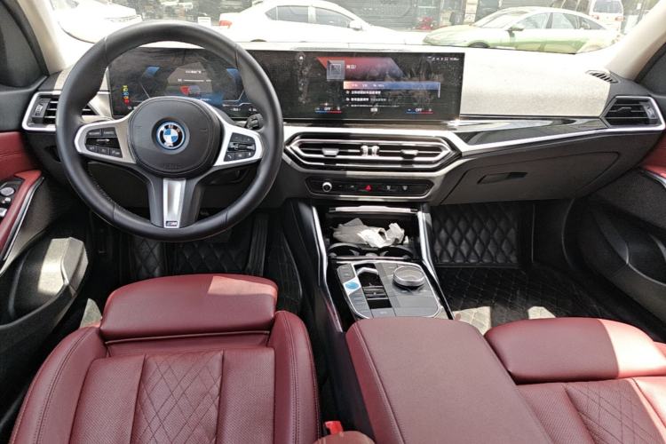 Used BMW i3 2022 eDrive 35 L Center Console