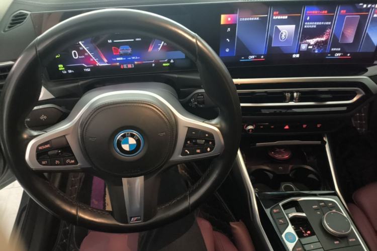 Used BMW i3 2022 eDrive 35 L Center Console