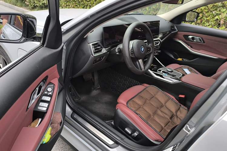 Used BMW i3 2022 eDrive 35 L Driver Seat