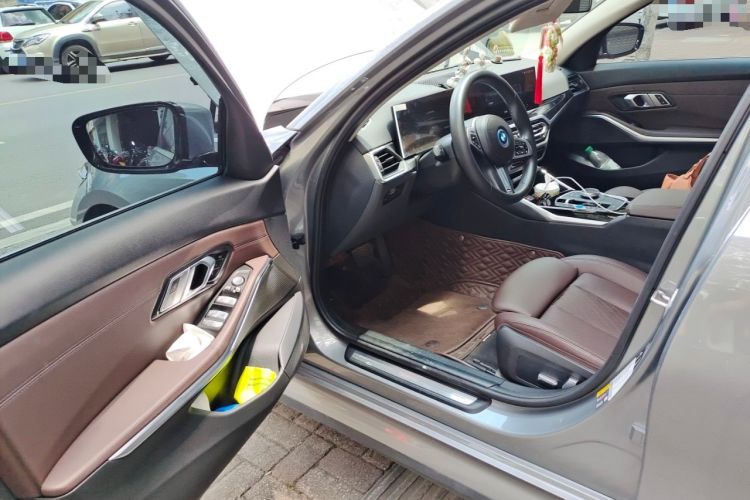Used BMW i3 2022 eDrive 35 L Driver Seat