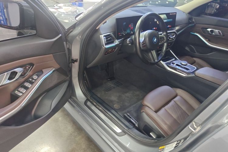Used BMW i3 2022 eDrive 35 L Driver Seat