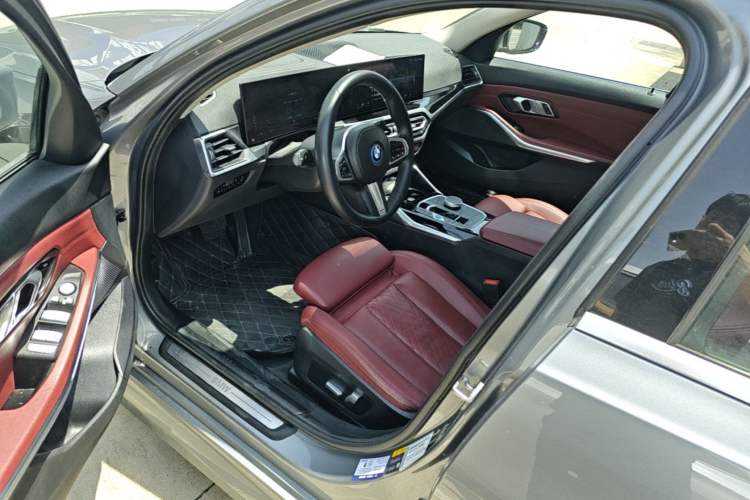 Used BMW i3 2022 eDrive 35 L Driver Seat