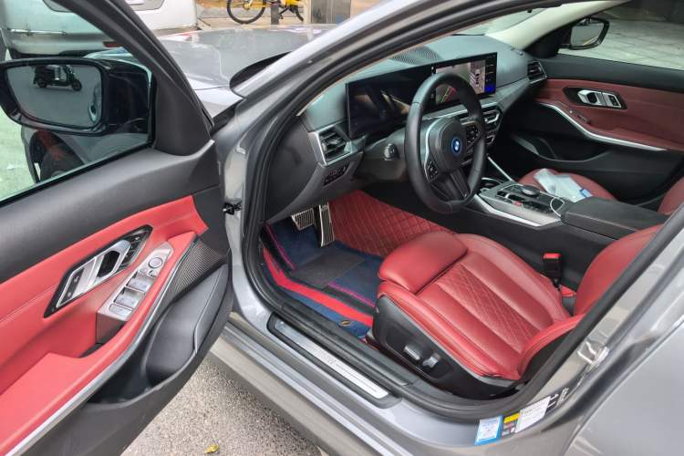 Used BMW i3 2022 eDrive 35 L Driver Seat