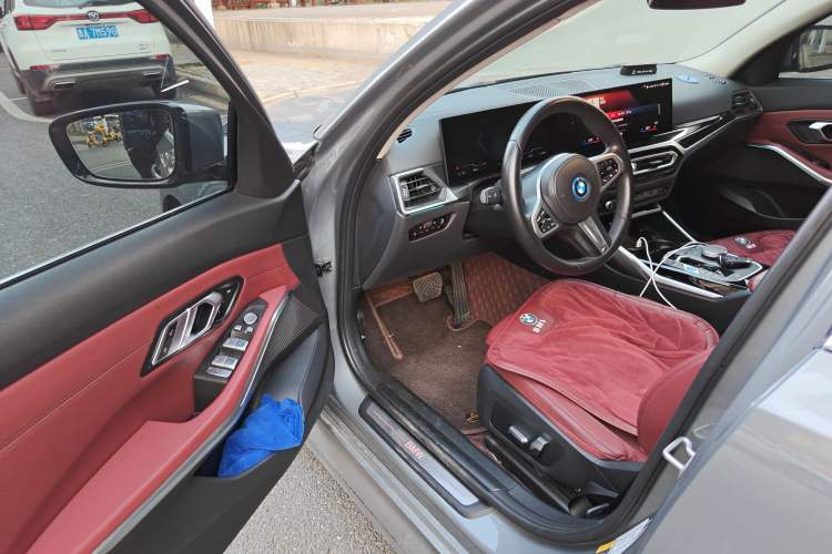 Used BMW i3 2022 eDrive 35 L Driver Seat