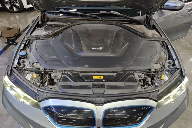 Used BMW i3 2022 eDrive 35 L Engine Bay