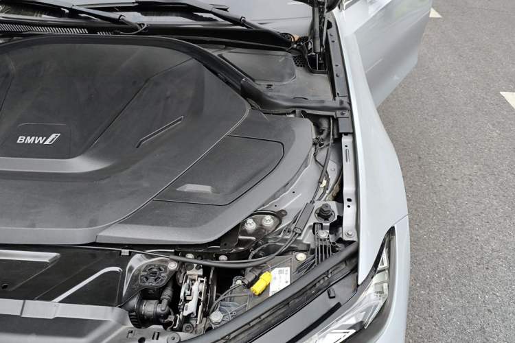 Used BMW i3 2022 eDrive 35 L Engine Bay Left