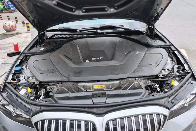 Used BMW i3 2022 eDrive 35 L Engine Bay