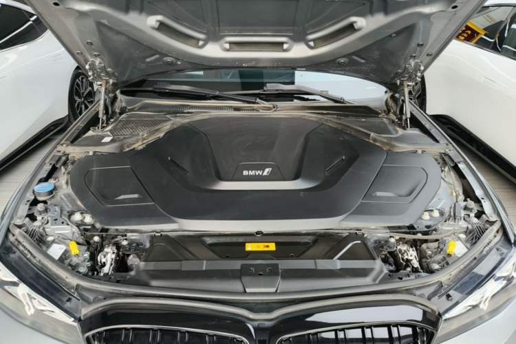 Used BMW i3 2022 eDrive 35 L Engine Bay
