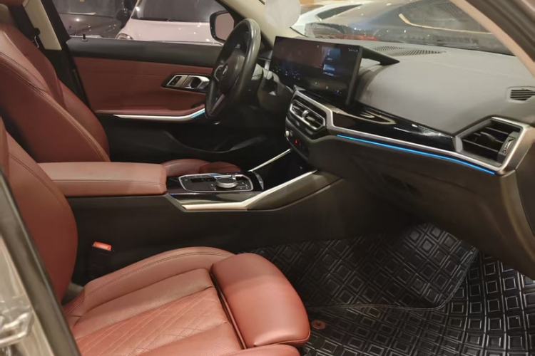 Used BMW i3 2022 eDrive 35 L Interior 1