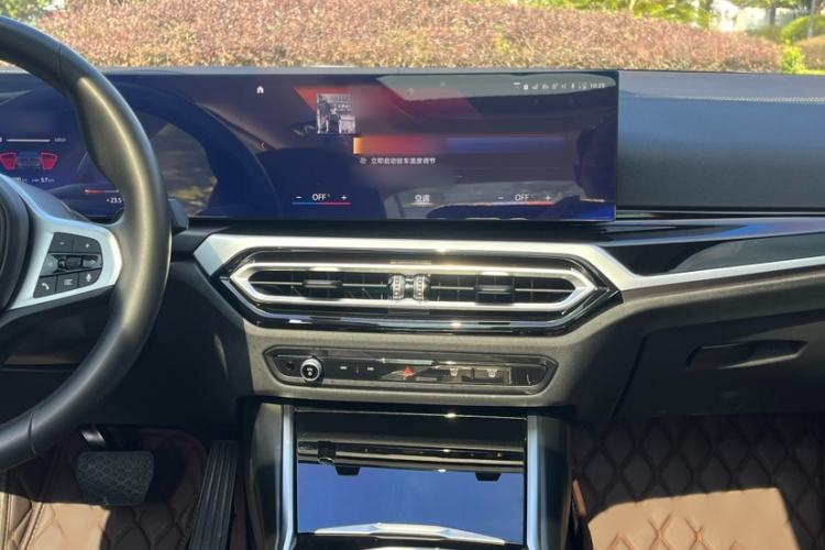 Used BMW i3 2022 eDrive 35 L Interior 3