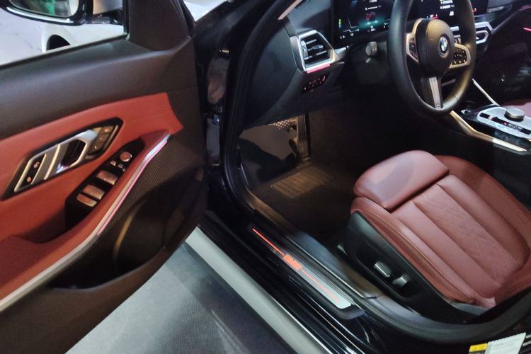 Used BMW i3 2022 eDrive 35 L Interior 3