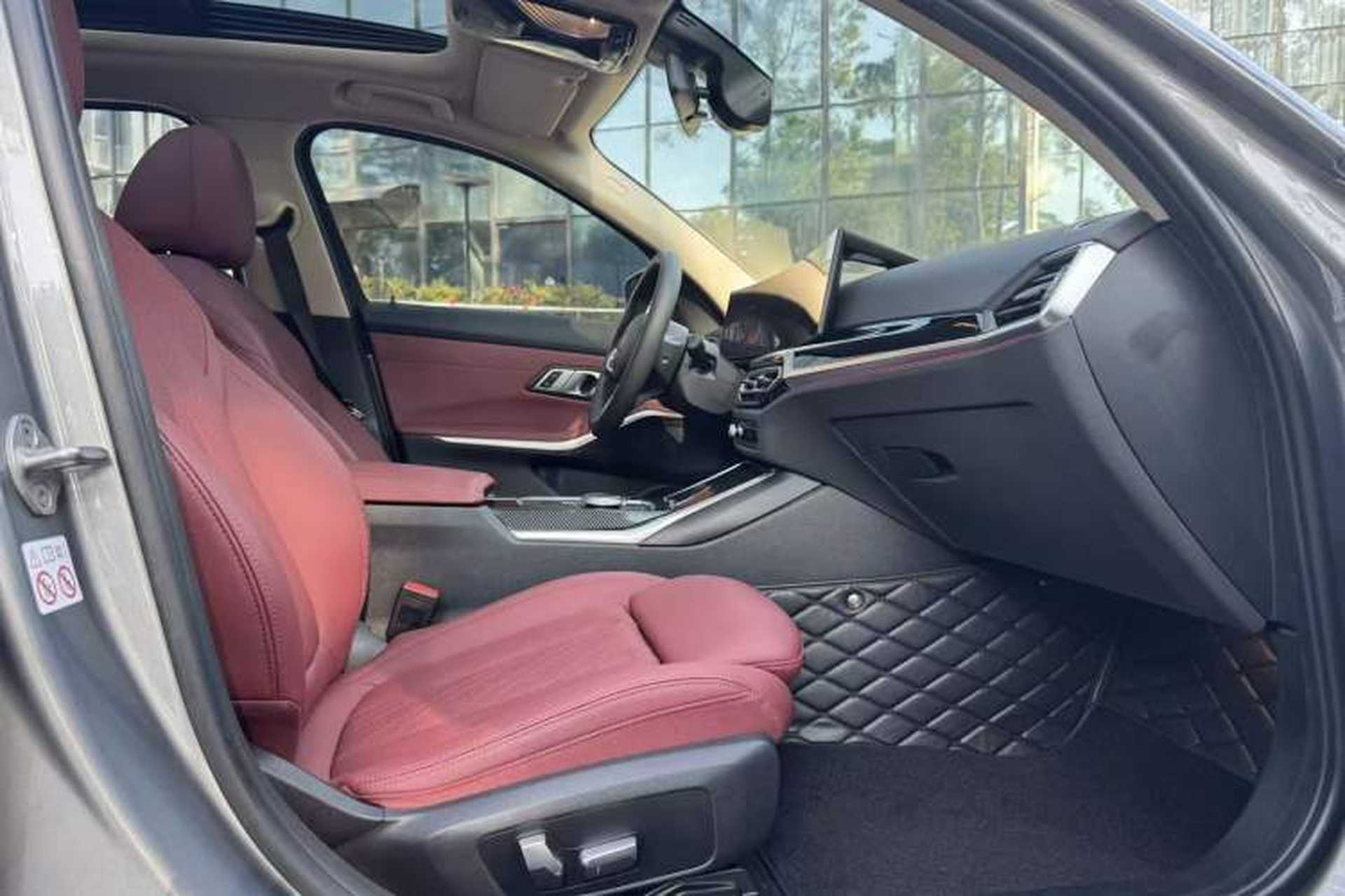 Used BMW i3 2022 eDrive 35 L Interior 7