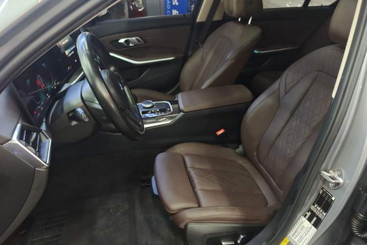 Used BMW i3 2022 eDrive 35 L Left Front Seat