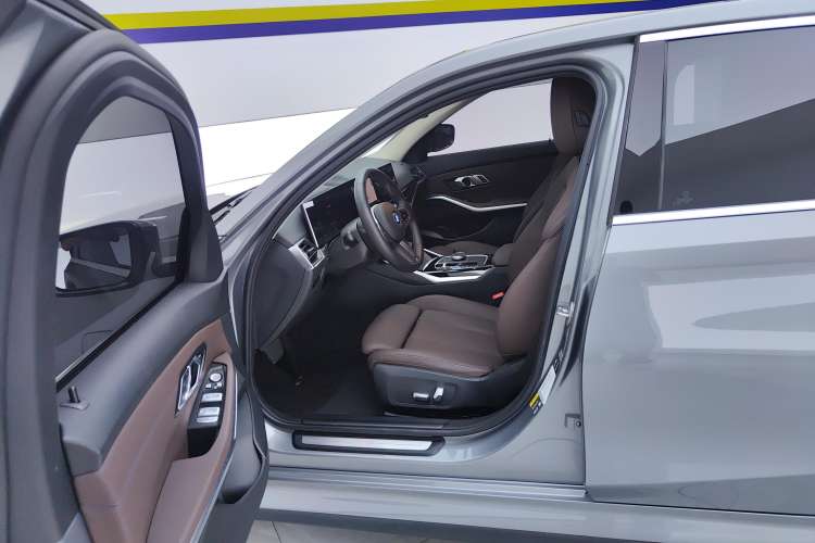 Used BMW i3 2022 eDrive 35 L Left Front Seat