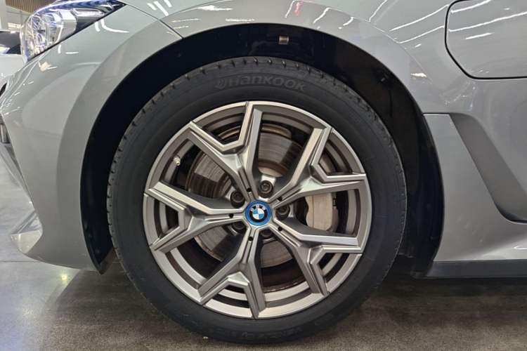 Used BMW i3 2022 eDrive 35 L Left Front Wheel Hub
