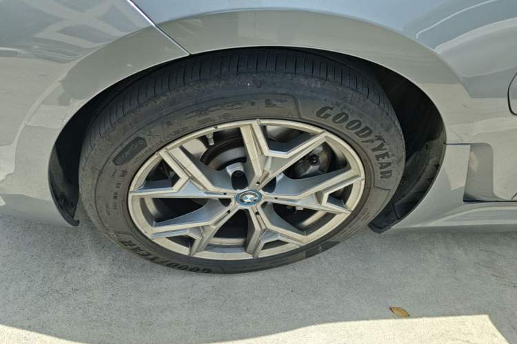 Used BMW i3 2022 eDrive 35 L Left Front Wheel Hub