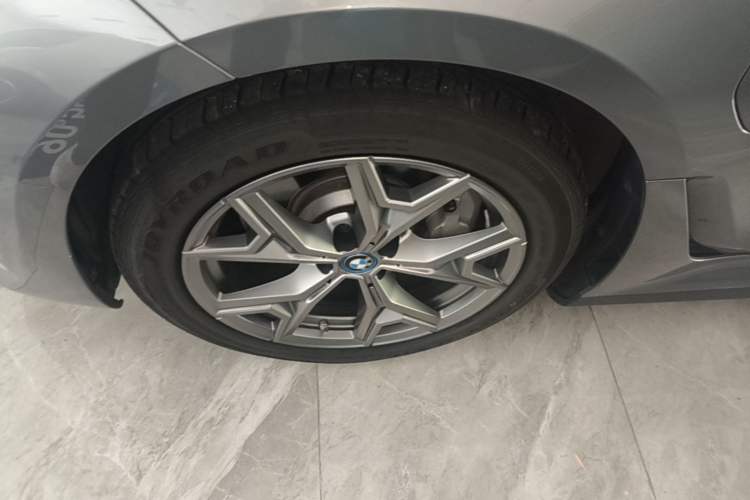 Used BMW i3 2022 eDrive 35 L Left Front Wheel Hub