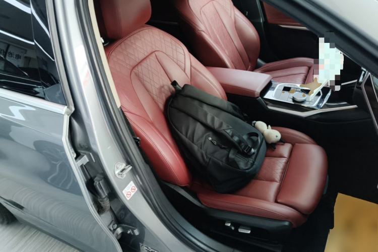 Used BMW i3 2022 eDrive 35 L Right Front Seat
