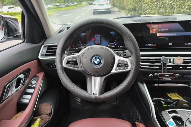 Used BMW i3 2022 eDrive 35 L Steering Wheel