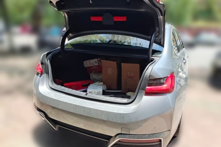 Used BMW i3 2022 eDrive 35 L Trunk