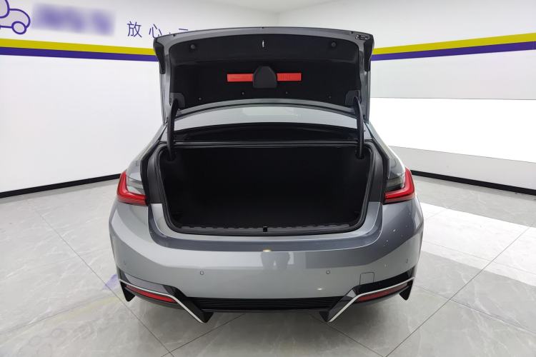 Used BMW i3 2022 eDrive 35 L Trunk
