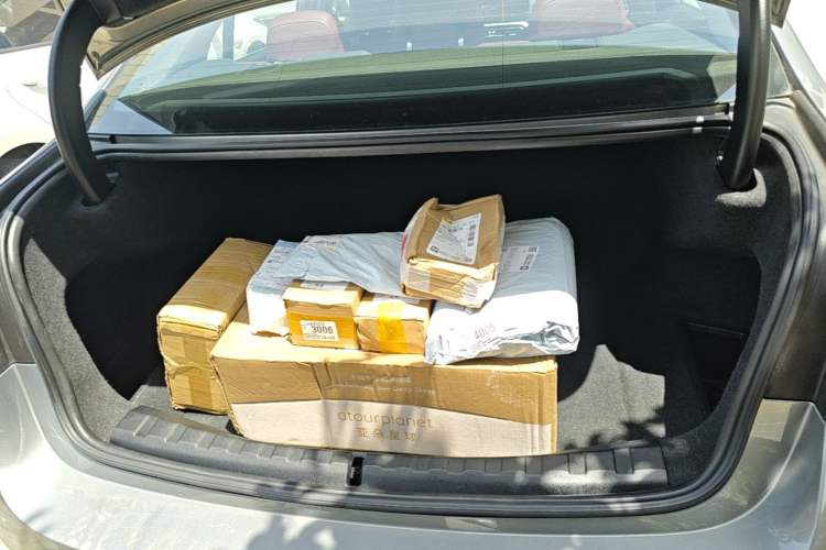 Used BMW i3 2022 eDrive 35 L Trunk