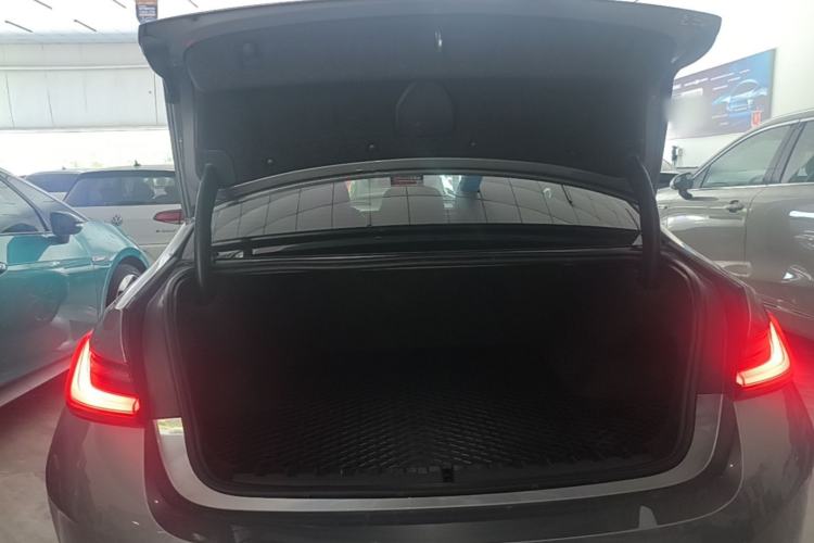 Used BMW i3 2022 eDrive 35 L Trunk