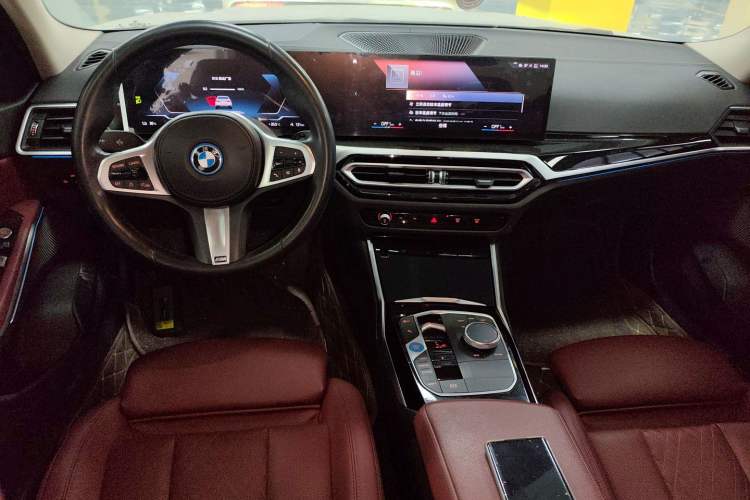 Used BMW i3 2022 eDrive 35 L Center Console